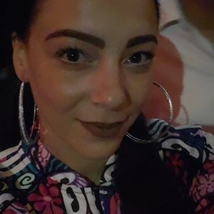 Meet your Posher, Cassandra